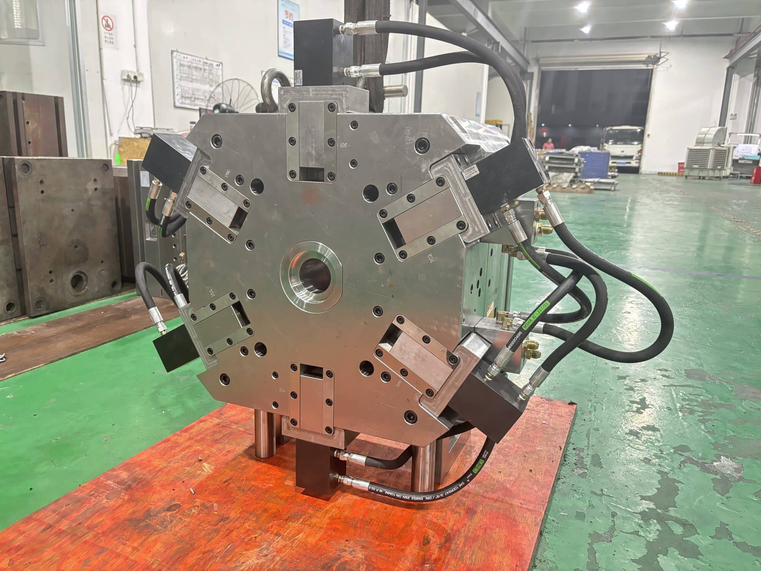Complete die on pallet
